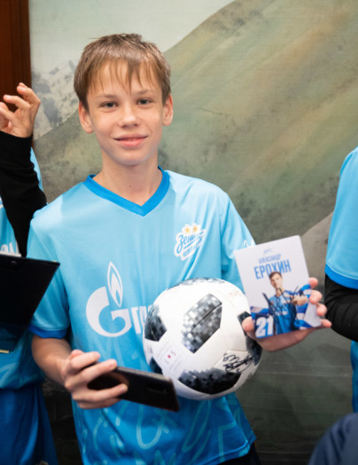 Автограф-сессия для детей из школы «Зенит-Чемпионика» в Алм-Ате