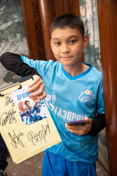 Автограф-сессия для детей из школы «Зенит-Чемпионика» в Алм-Ате