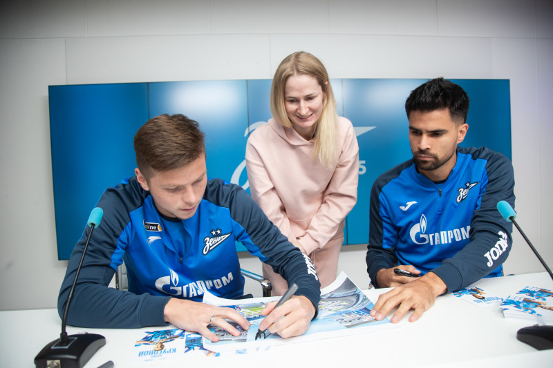 Автограф-сессия футболистов «Зенита» для сотрудников ООО «Газпром переработка»