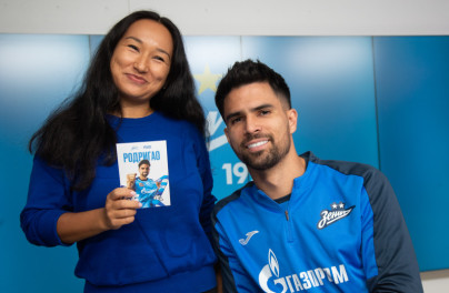 Автограф-сессия футболистов «Зенита» для сотрудников ООО «Газпром переработка»