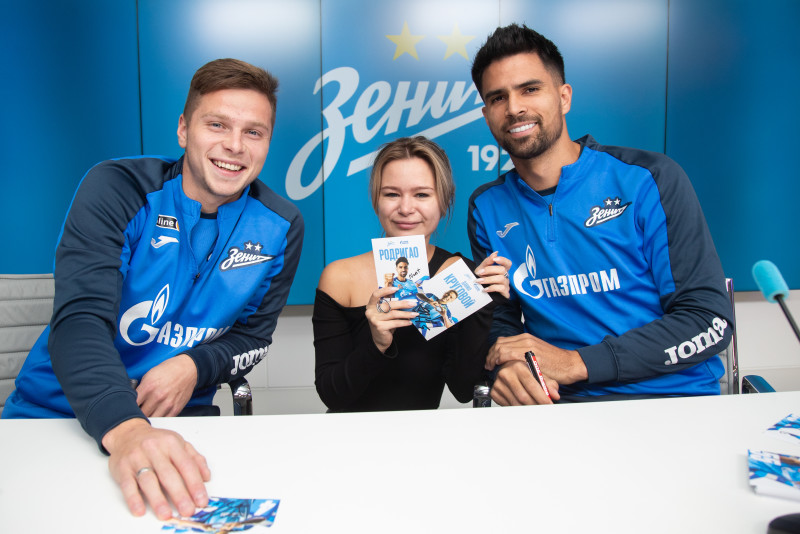 Автограф-сессия футболистов «Зенита» для сотрудников ООО «Газпром переработка»