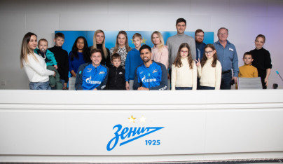 Автограф-сессия футболистов «Зенита» для сотрудников ООО «Газпром переработка»