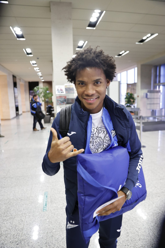 Вылет команды в Калининград на матч с «Балтикой»