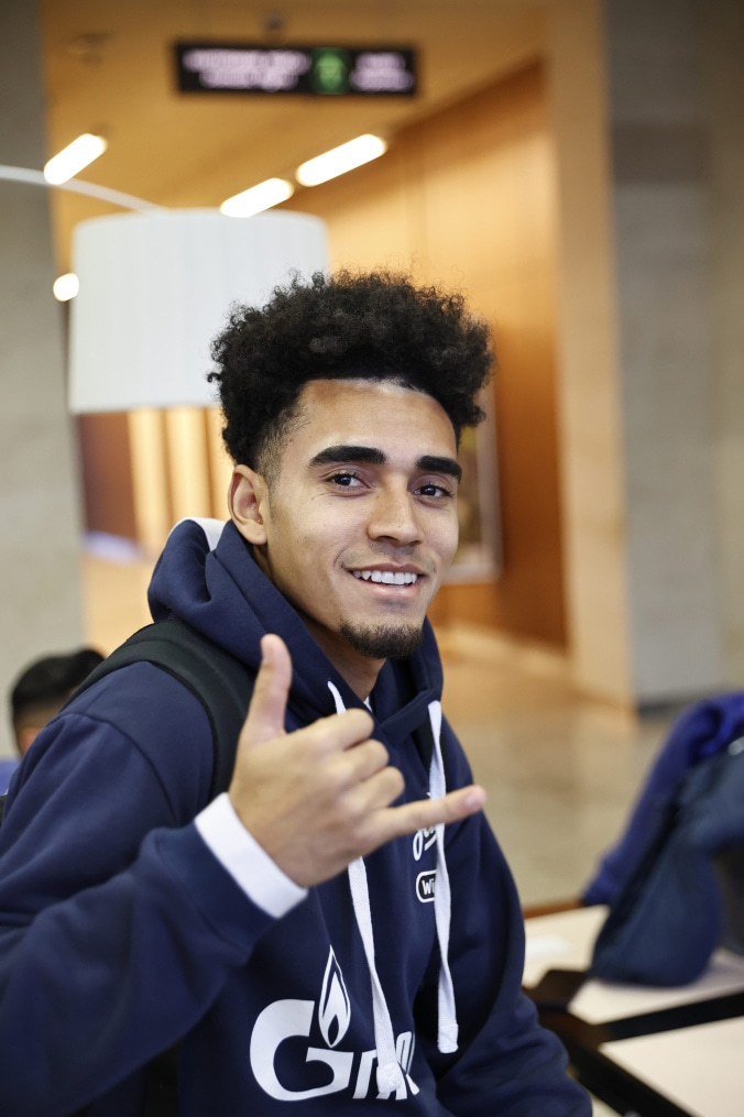 Вылет команды в Калининград на матч с «Балтикой»