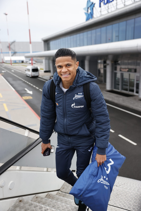 Вылет команды в Калининград на матч с «Балтикой»