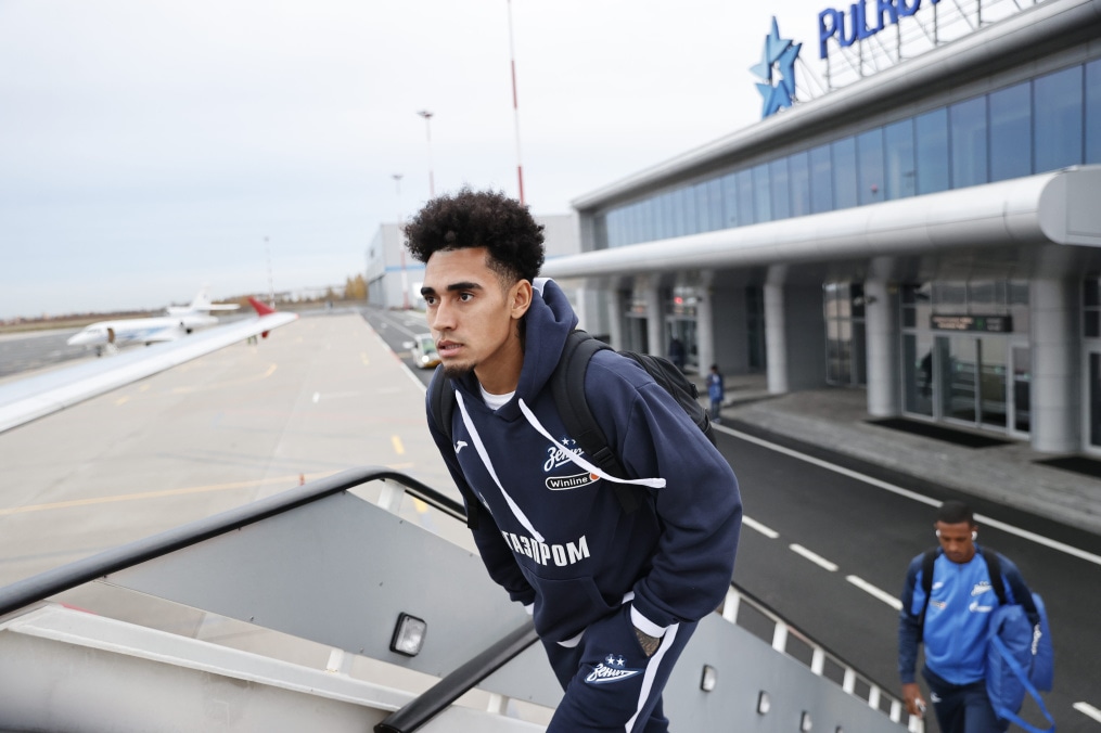 Вылет команды в Калининград на матч с «Балтикой»