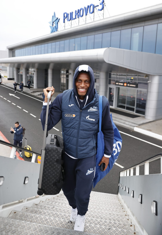 Вылет команды в Калининград на матч с «Балтикой»