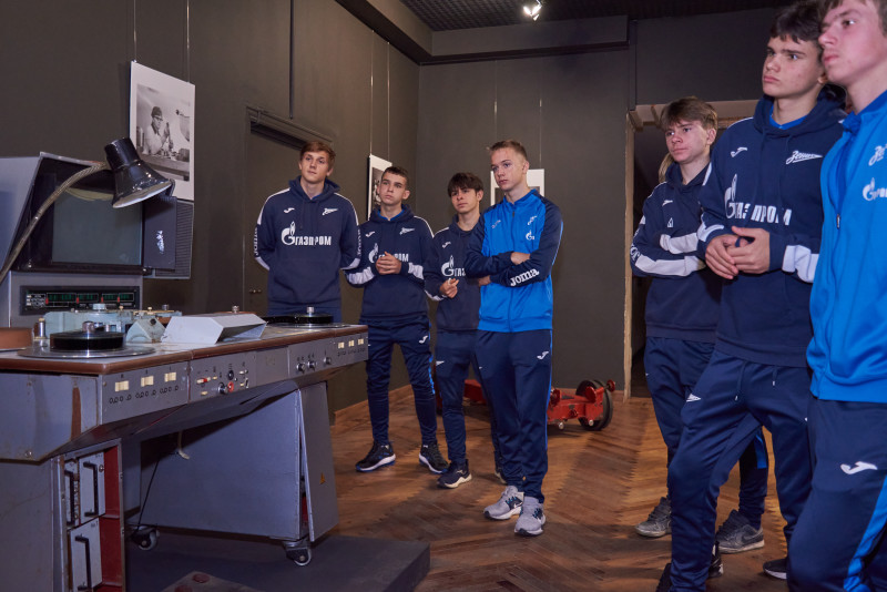 Воспитанники «Газпром»-Академии на экскурсии по киностудии «Ленфильм»