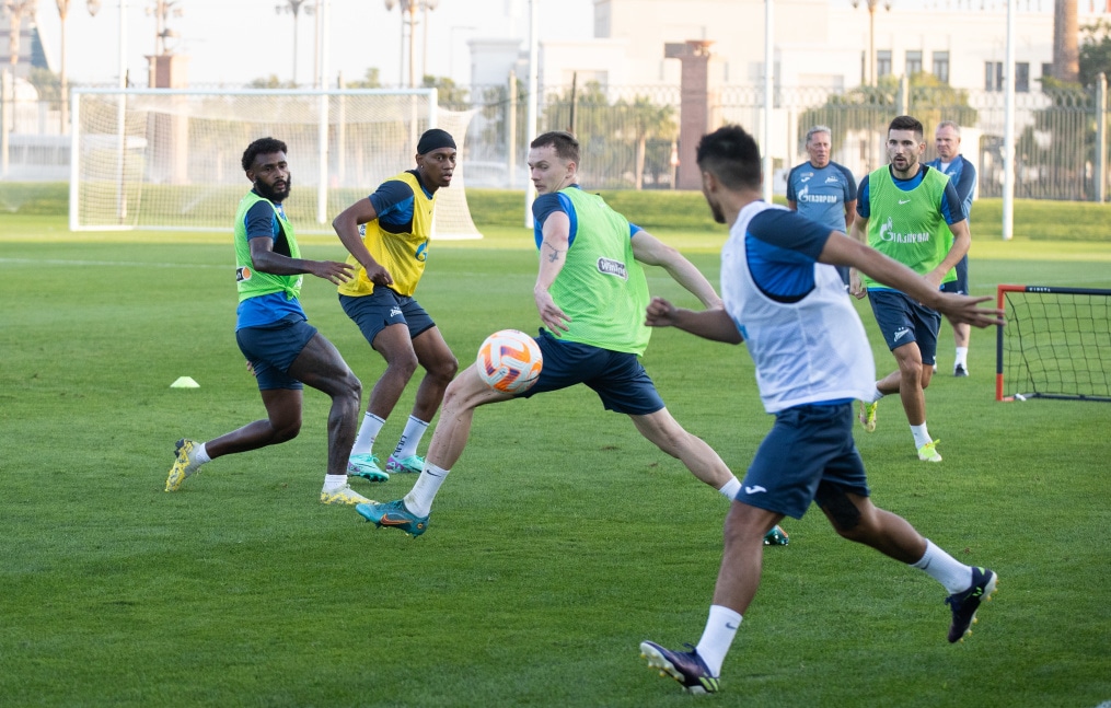 Зимние «Газпром» — тренировочные сборы в Абу-Даби. 16 января, вечерняя тренировка