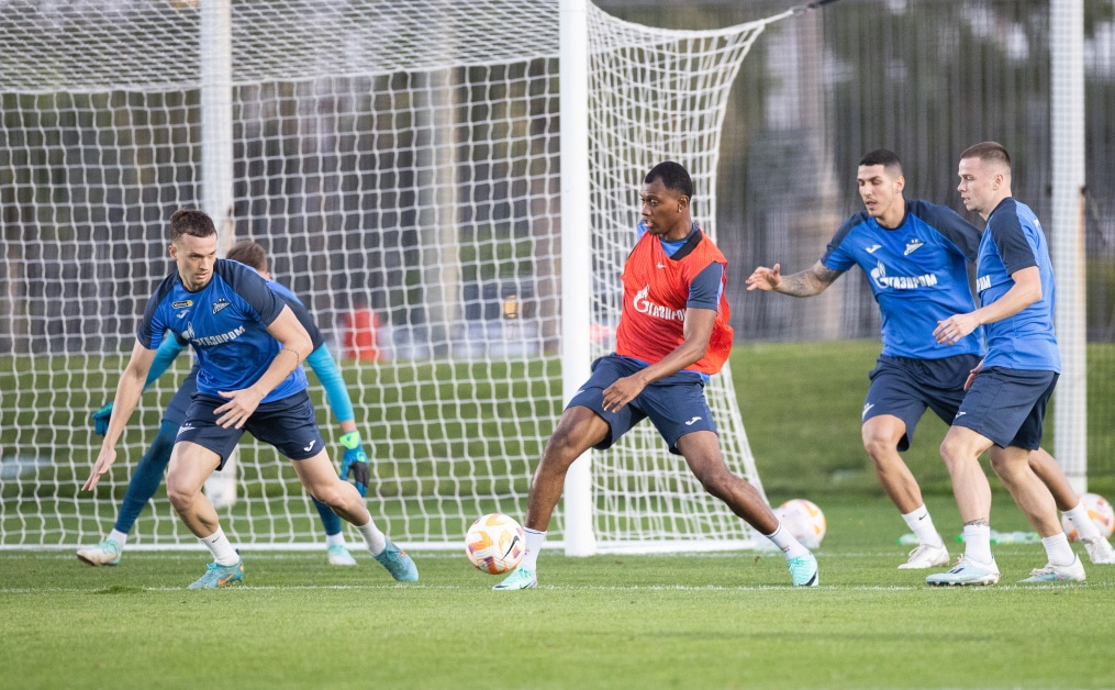 Зимние «Газпром» — тренировочные сборы в Абу-Даби. 17 января, вечерняя тренировка