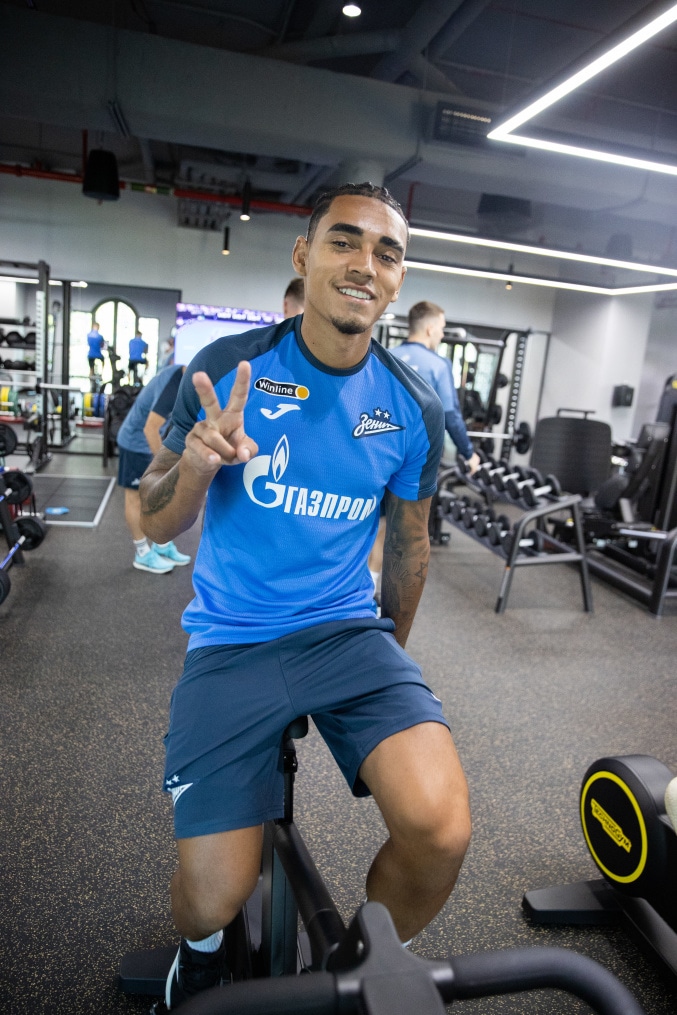 Зимние «Газпром» — тренировочные сборы в Абу-Даби. 18 января, утренняя тренировка