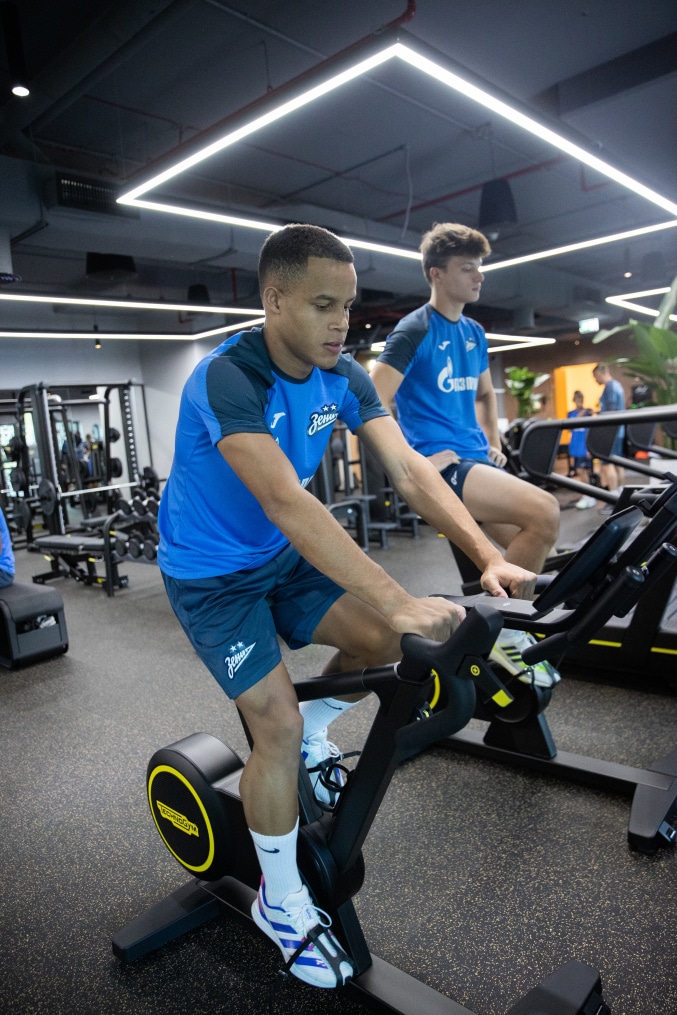 Зимние «Газпром» — тренировочные сборы в Абу-Даби. 18 января, утренняя тренировка