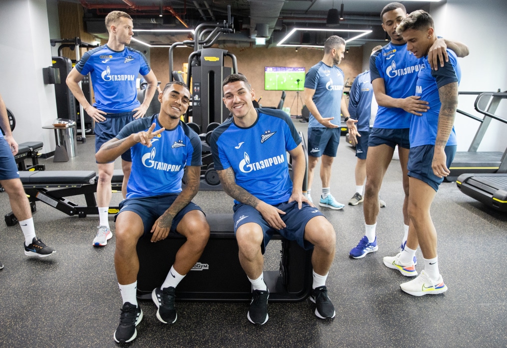 Зимние «Газпром» — тренировочные сборы в Абу-Даби. 18 января, утренняя тренировка