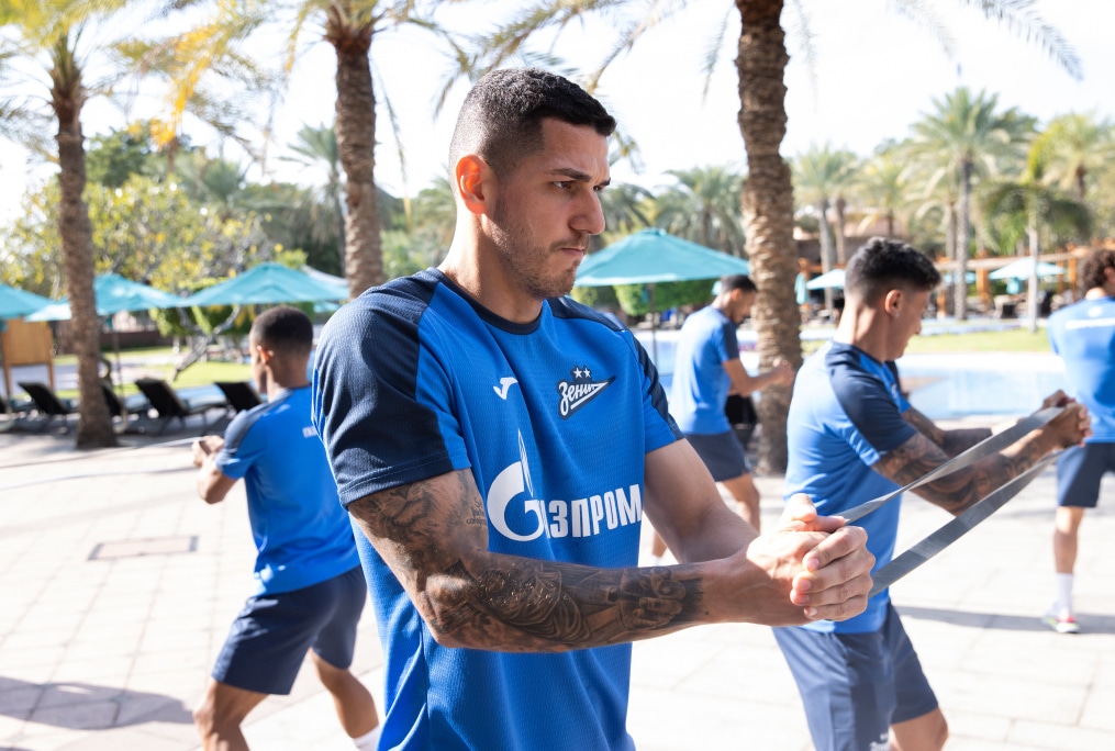 Зимние «Газпром» — тренировочные сборы в Абу-Даби. 18 января, утренняя тренировка