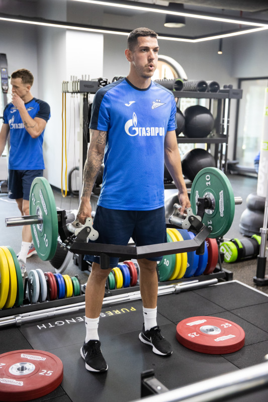 Зимние «Газпром» — тренировочные сборы в Абу-Даби. 18 января, утренняя тренировка