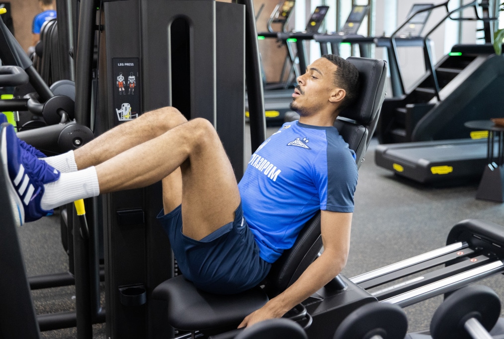 Зимние «Газпром» — тренировочные сборы в Абу-Даби. 18 января, утренняя тренировка