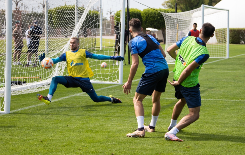 Зимние «Газпром» — тренировочные сборы в Абу-Даби. 18 января, утренняя тренировка