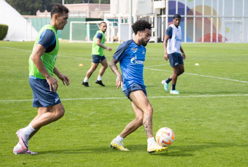 Зимние «Газпром» — тренировочные сборы в Абу-Даби. 18 января, утренняя тренировка