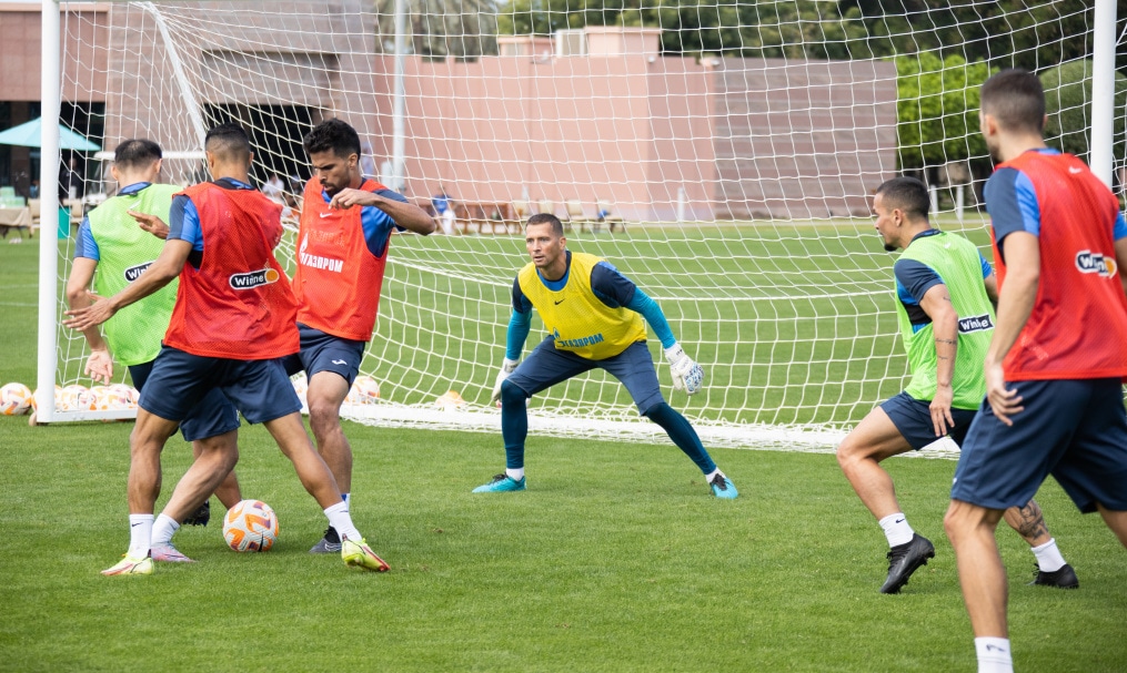 Зимние «Газпром» — тренировочные сборы в Абу-Даби. 18 января, утренняя тренировка