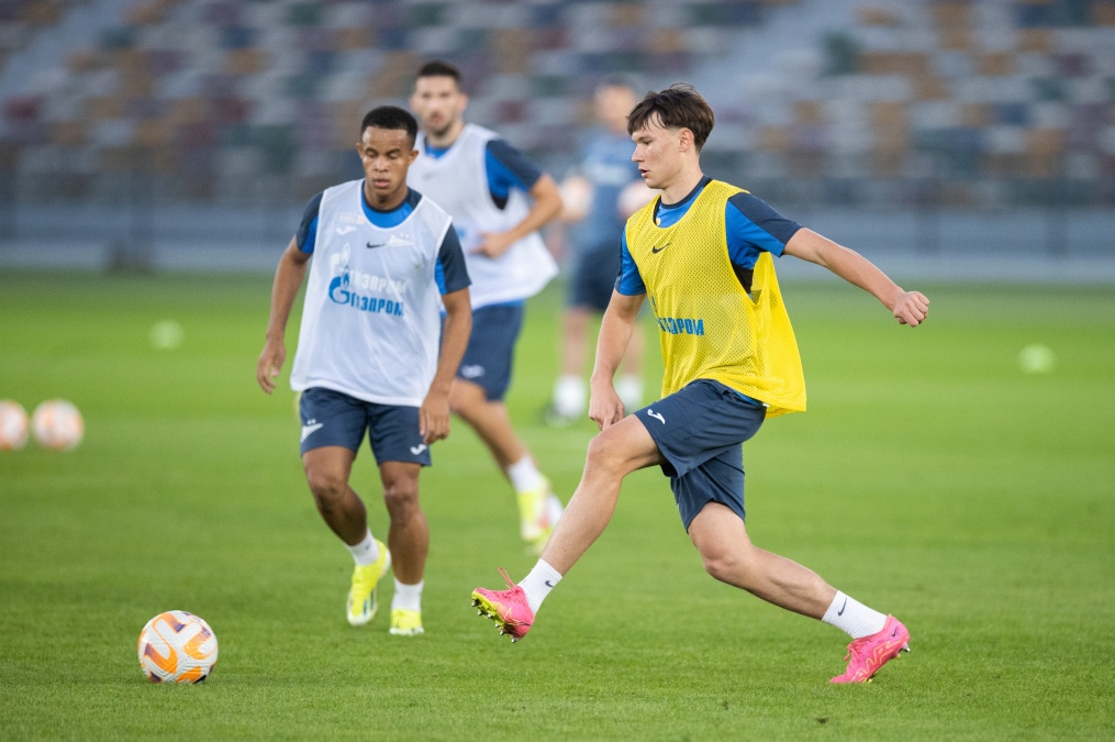 Зимние «Газпром» — тренировочные сборы в Абу-Даби. 19 января, вечерняя тренировка