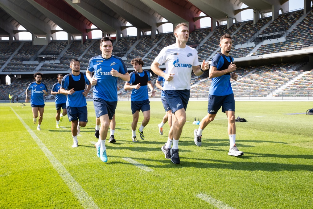 Зимние «Газпром» — тренировочные сборы в Абу-Даби. 19 января, утренняя тренировка