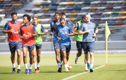 Зимние «Газпром» — тренировочные сборы в Абу-Даби. 19 января, утренняя тренировка