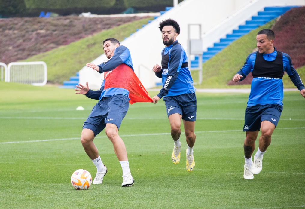 Зимние «Газпром» — тренировочные сборы в Катаре. 11 февраля, утренняя тренировка.