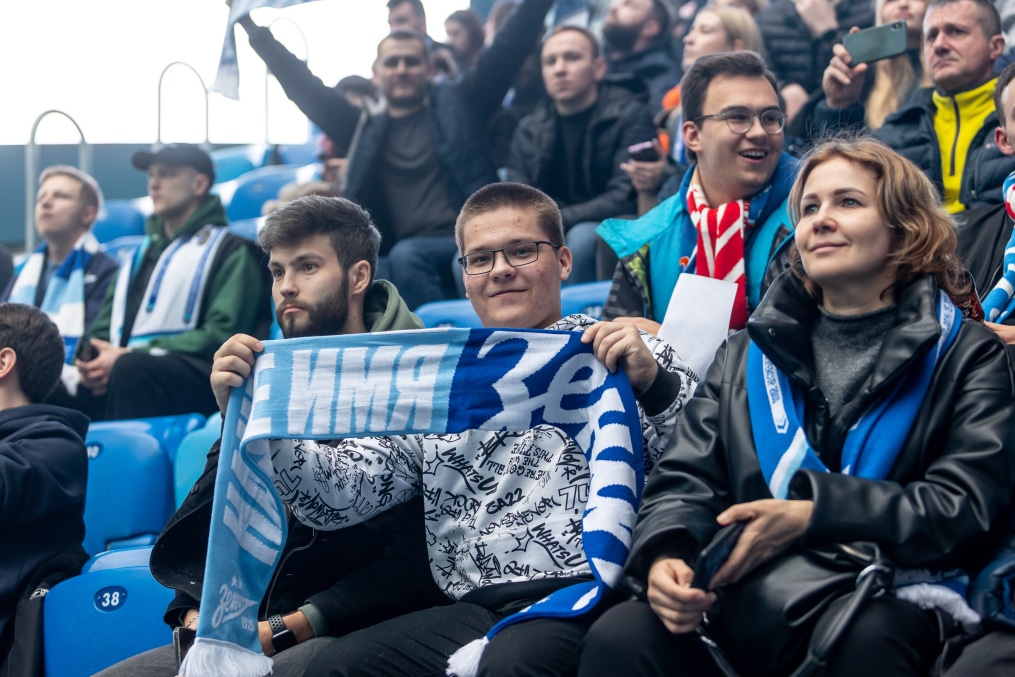 Болельщики на матче «Зенит» — «Спартак»