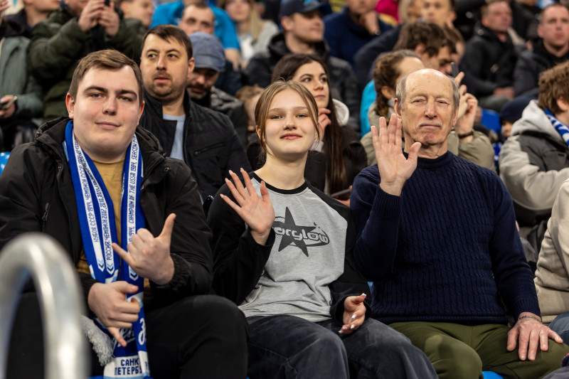 Болельщики на матче «Зенит» — «Спартак»