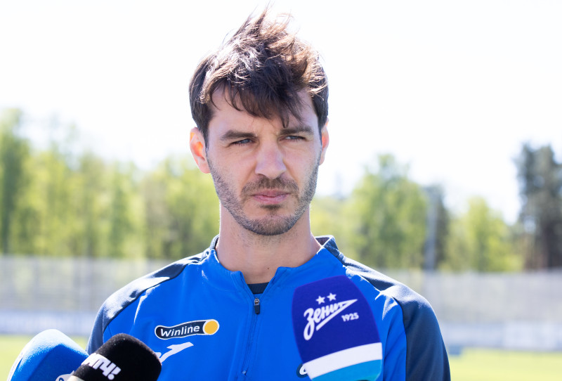 Александр Ерохин на пресс-брифинге  перед матчем с «Ахматом»