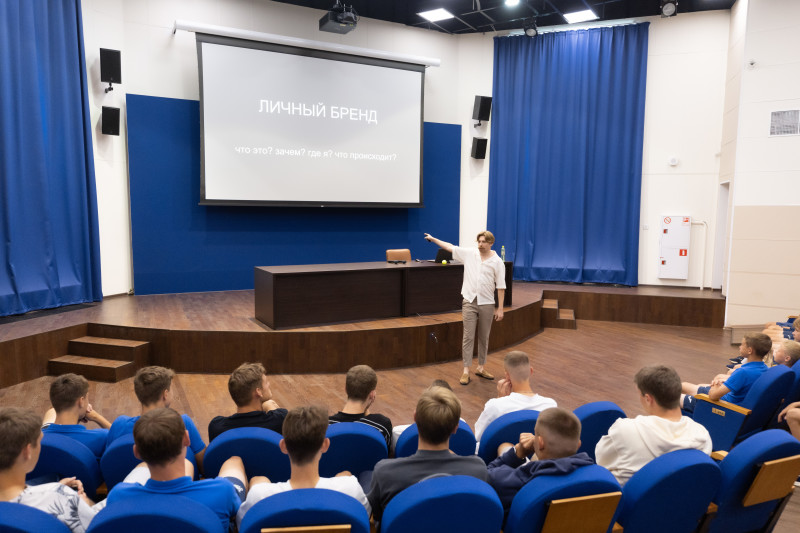 Курс по взаимодействию со СМИ для  воспитанников «Газпром»-Академии