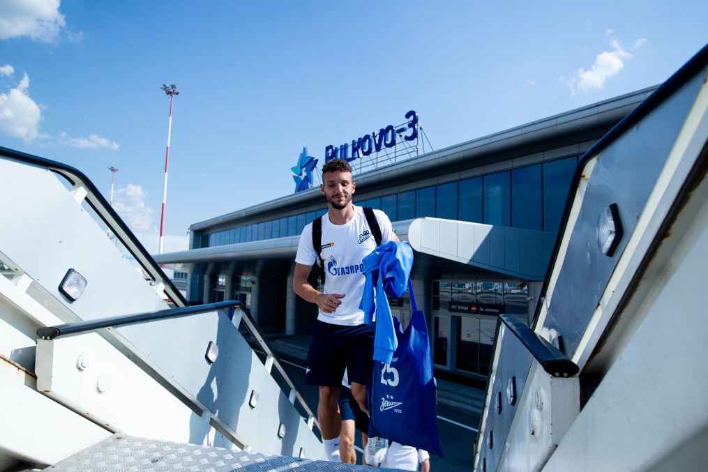 Вылет команды на матч с «Рубином» в Казань