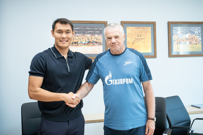 «Зенит» продлил контракт с Нуралы Алипом