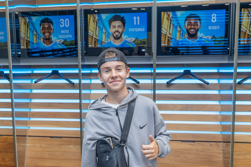 Экскурсия команды «Авангард»-2011 (Курск) на «Газпром Арену»