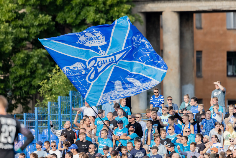 Болельщики на матче «Динамо» (СПб) — «Зенит»-2