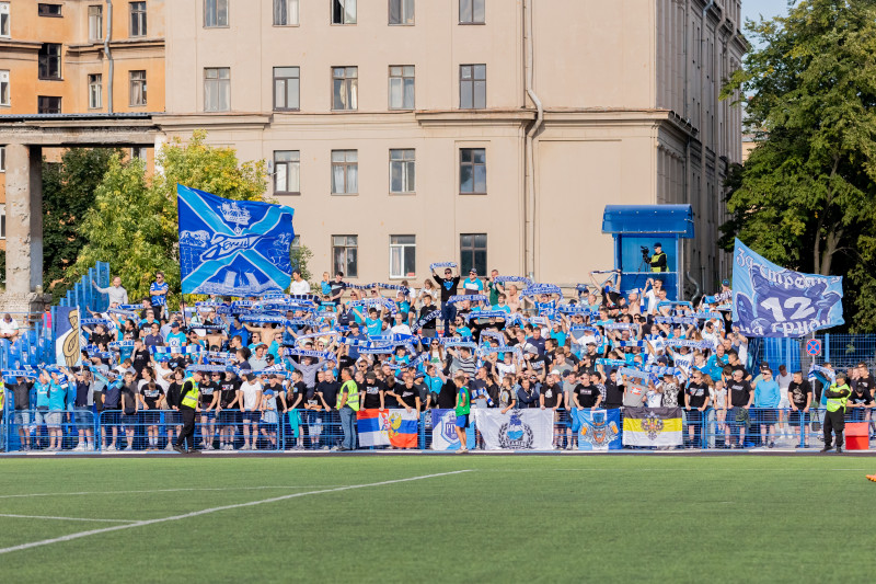 Болельщики на матче «Динамо» (СПб) — «Зенит»-2