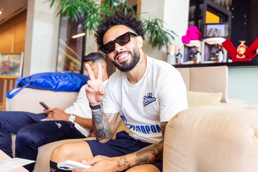 Вылет команды «Зенит» на матч с «Акроном» в Самару