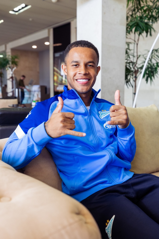 Вылет команды «Зенит» на матч с «Акроном» в Самару