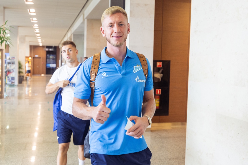 Вылет команды «Зенит» на матч с «Акроном» в Самару