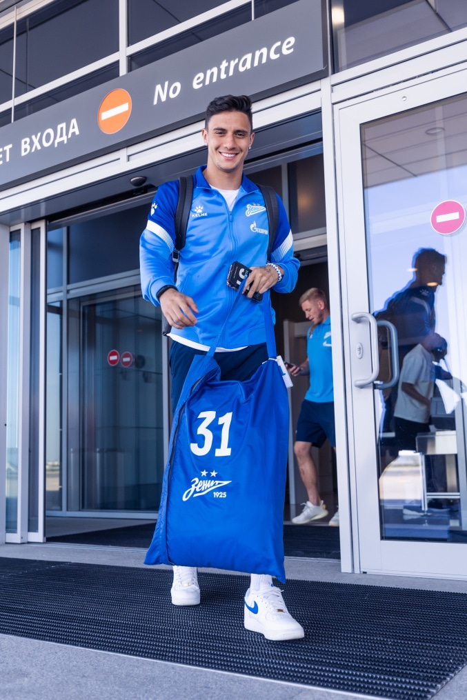 Вылет команды «Зенит» на матч с «Акроном» в Самару