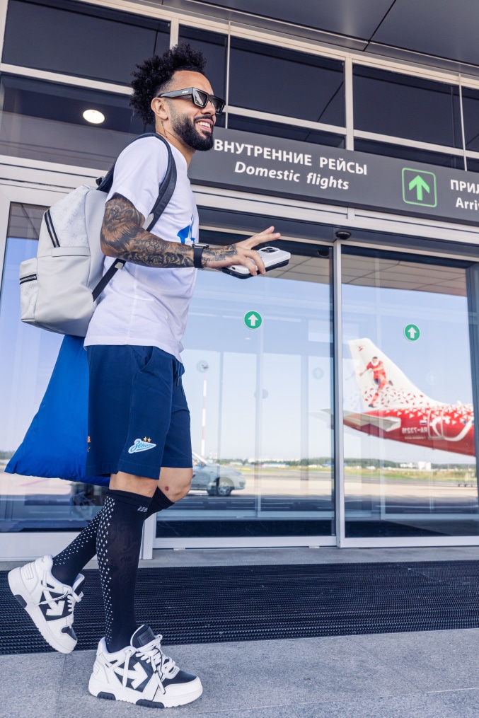 Вылет команды «Зенит» на матч с «Акроном» в Самару