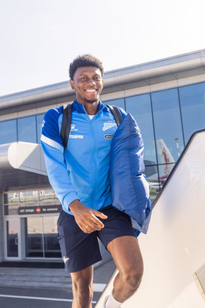 Вылет команды «Зенит» на матч с «Акроном» в Самару