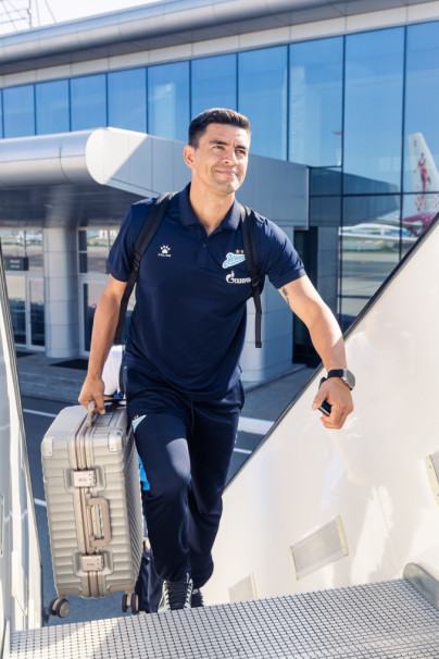 Вылет команды «Зенит» на матч с «Акроном» в Самару