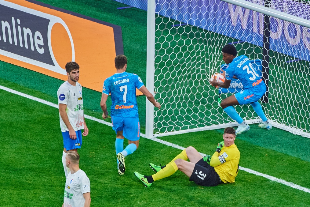 Мир Российская Премьер-Лига 2024/25, «Зенит» — «Факел»