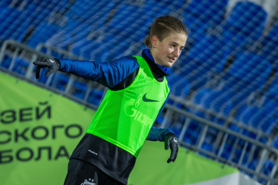 Тренировка женской молодежной команды «Зенит» перед матчем с «ЦСКА»-м (Москва)