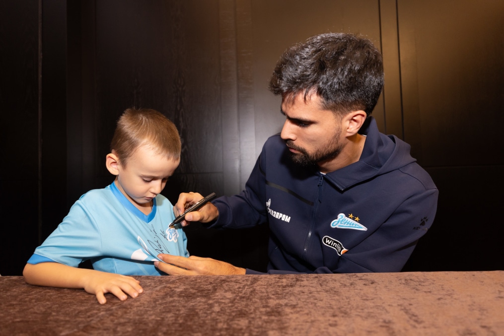 Автограф-сессия для воспитанников школы «Зенит-Чемпионика» в Самаре