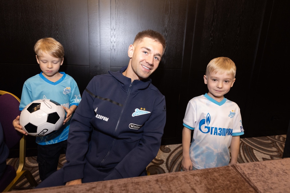 Автограф-сессия для воспитанников школы «Зенит-Чемпионика» в Самаре