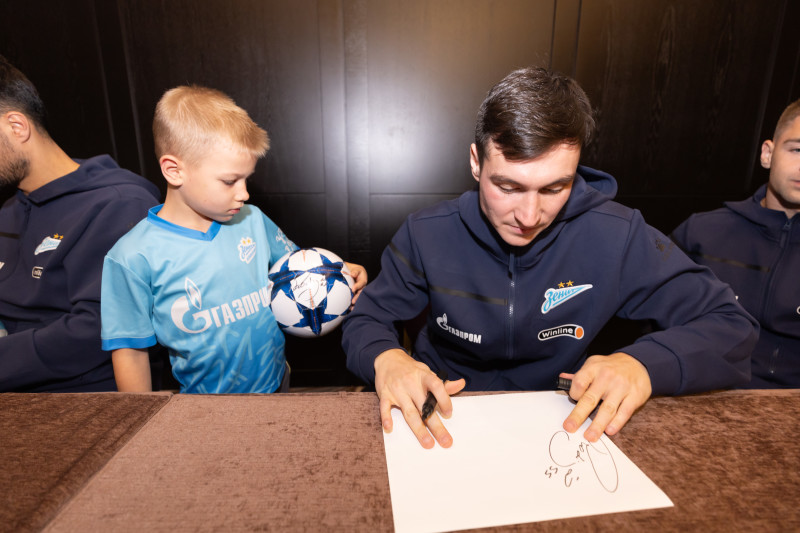 Автограф-сессия для воспитанников школы «Зенит-Чемпионика» в Самаре