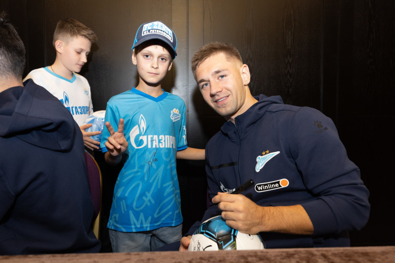 Автограф-сессия для воспитанников школы «Зенит-Чемпионика» в Самаре