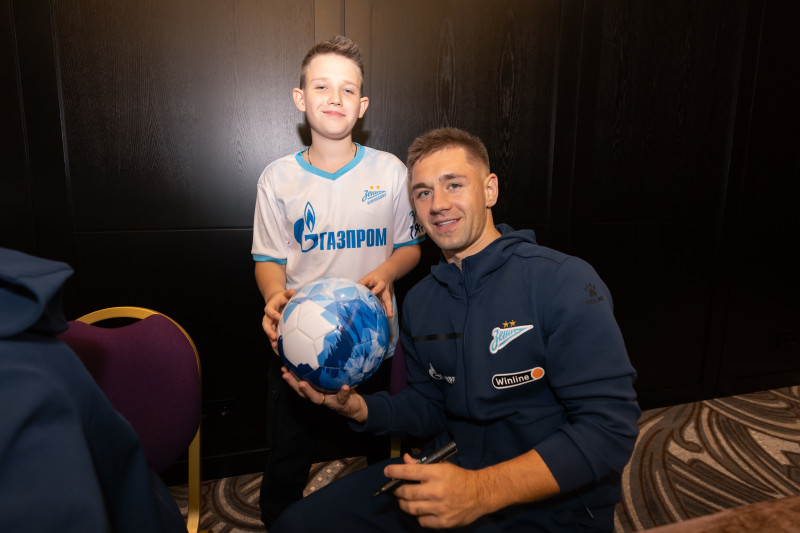 Автограф-сессия для воспитанников школы «Зенит-Чемпионика» в Самаре